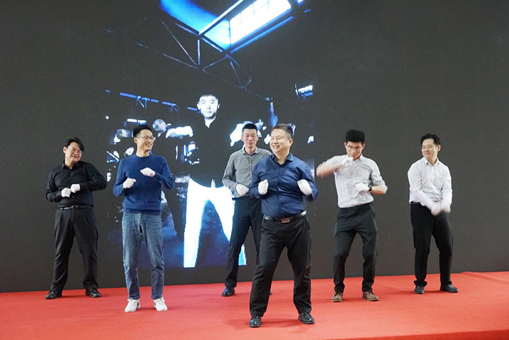 龙行龘龘，，，，，，前途朤朤——2023年岁情总结暨2024年岁情妄想年度大会_PP电子 -神经药物生产基地