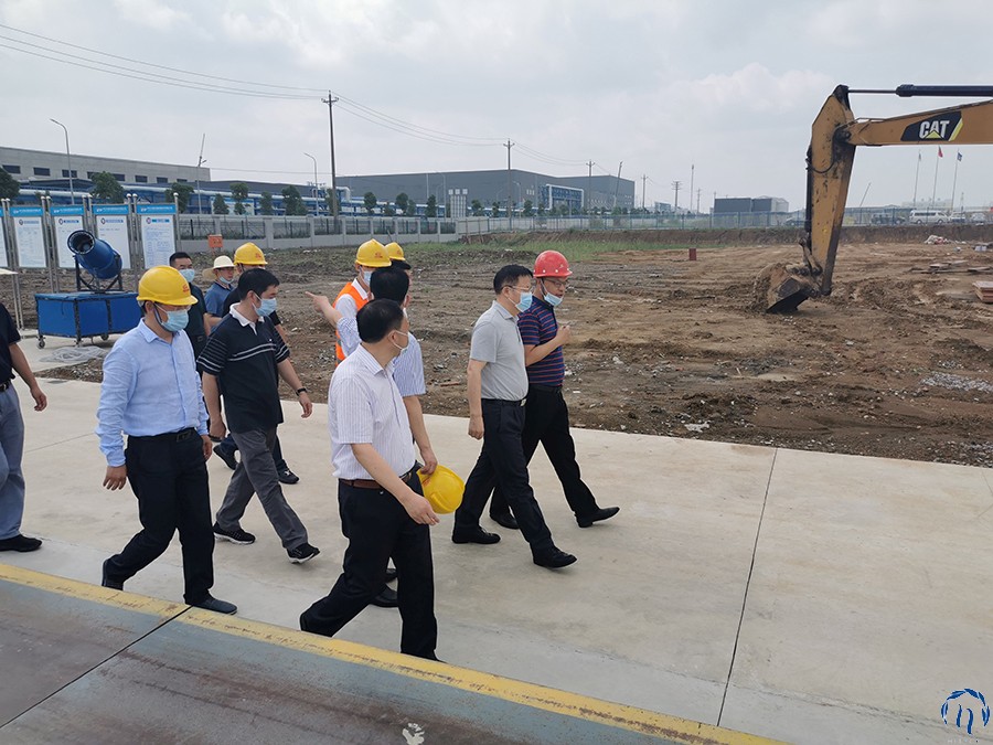 荆门市委书记张爱国考察汉瑞药业抗病毒高端质料药项目基地施工现场_PP电子 -神经药物生产基地