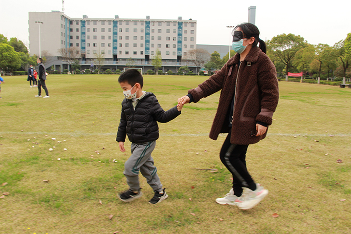 2022年企业开放日：“拥抱一棵树”主题活动_PP电子 -神经药物生产基地